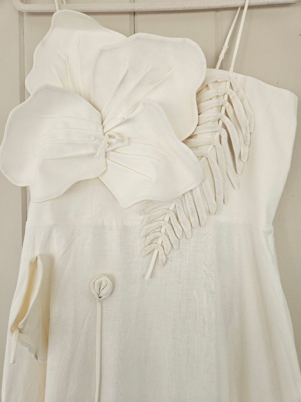FARM Rio Garden Off White 3D Flower Linen Midi Dress SZ L NWT *Flaw* - Picture 3 of 16